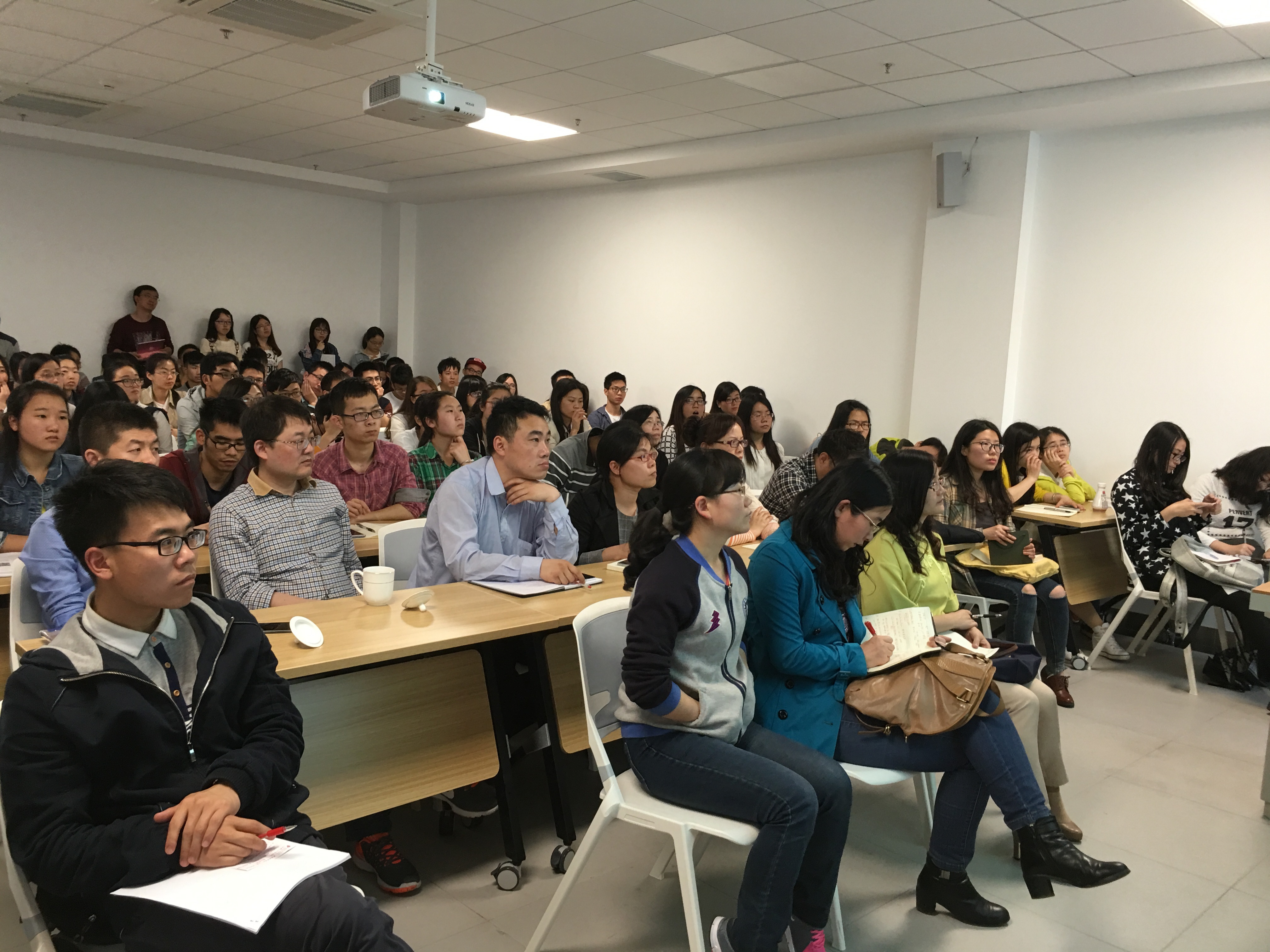 【4月19日】吉林大学冯守华院士到访化学化工